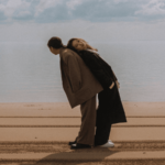 Sortir de la dépendance affective en couple: conseils et astuces